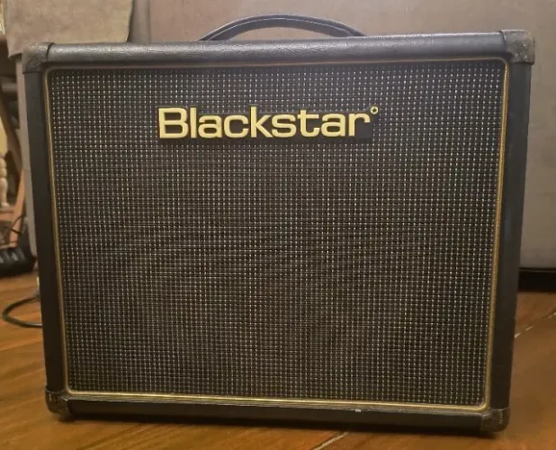 Amplificador Blackstar HT 5 valvulado