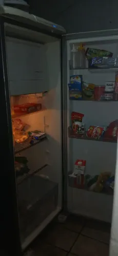 Vende-se geladeira