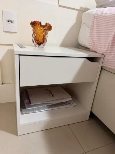 Vendo mesinha de cabeceira