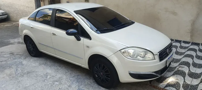 Fiat Linea Essence 1.8 Flex 16V 4P 2015
