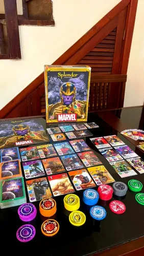 Oporunidade!! Splendor Marvel sleevado + expansão