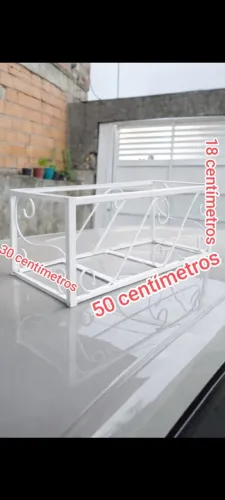 LIXEIRA DE PAREDE EM FERRO BRANCA - RESISTENTE E MODERNA