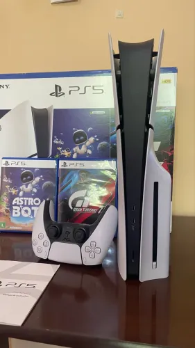 PS5 slim 1 terabyte com leitor de discos 3 meses de uso