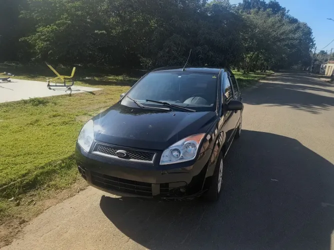 Ford Fiesta Sedan 1.0 8V Flex 4P 2010