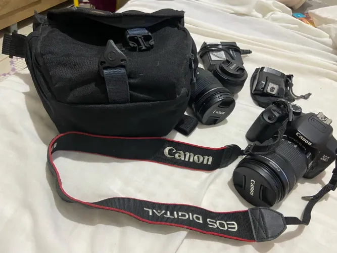 "Kit Câmera Canon EOS 550D (Rebel T2i) + Lentes + Bolsa + Carregador - Completa 