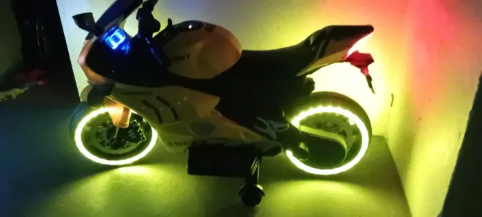 Moto infantil elétrica