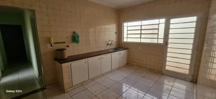 CASA 2 DORM SENDO 1 SUITE EM EXCELENTE LOCALIZAÇÃO DO CAMPOS ELISEOS