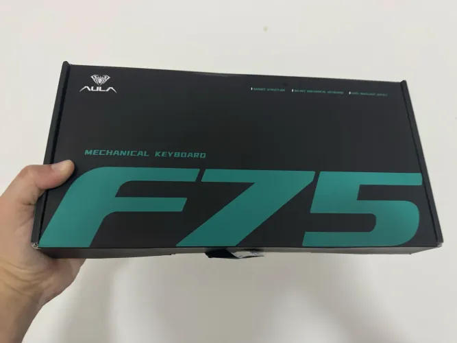 Teclado F74 Aula