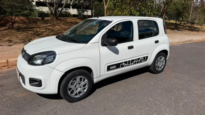 Fiat Uno Attractive 1.0 EVO Fire Flex 8V 5P 2016