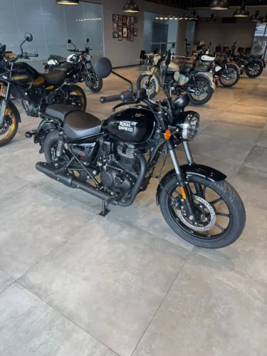 Royal Enfield 0km sem placa