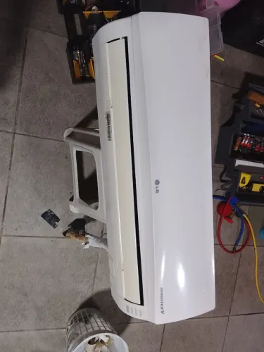 Evaporadora Inverter LG 9 k
