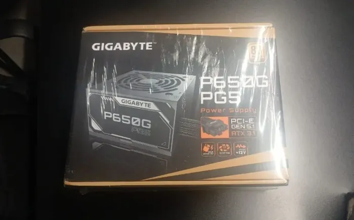 Fonte Gigabyte 650W 80 plus Gold, pci 3.1, nova lacrada na caixa, 5 anos de garantia