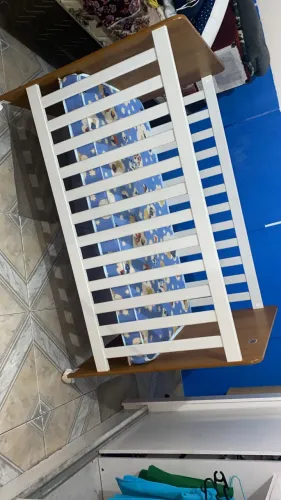 Berço acompanhado com colchão