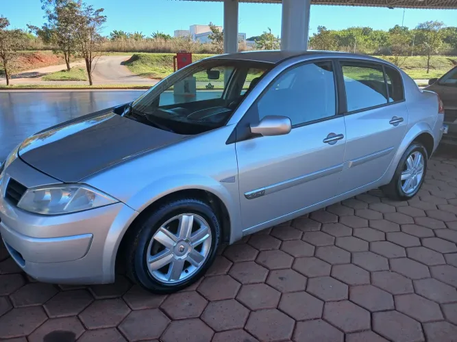 Renault Megane Sedan Dynamique 2.0 16V Aut. 2008