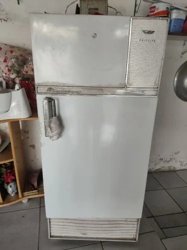 Geladeira antiga