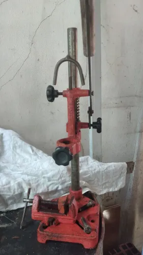 Base vertical para furadeira.