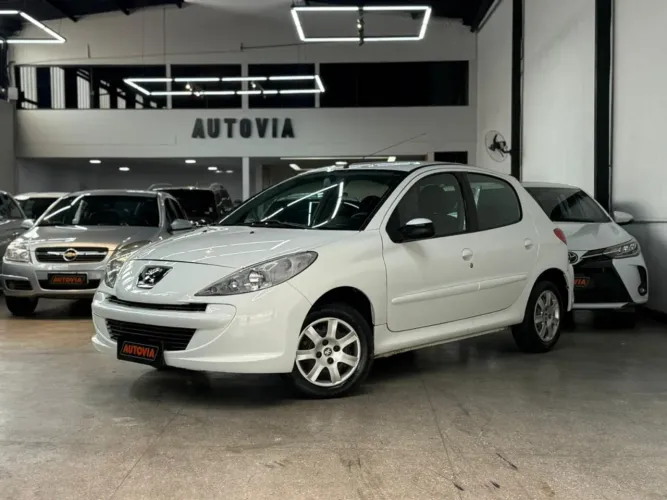 Peugeot 207 Active 1.4 Flex 8V 5P 2014