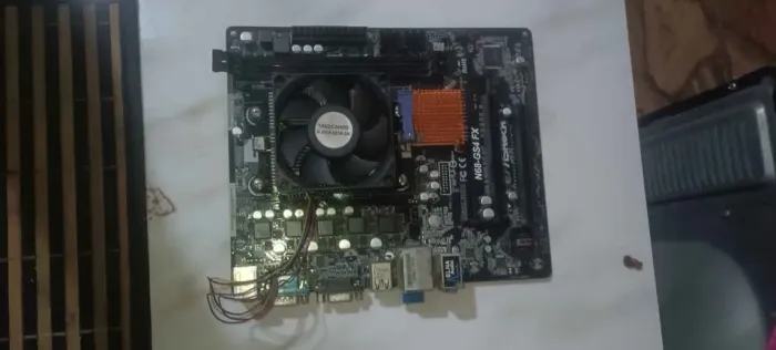 placa asrock N68-GS4 FX  com processador amd fx 4300 quad core com Defeito
