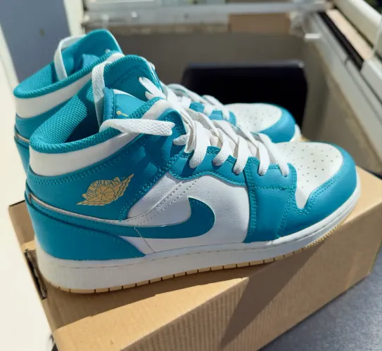Tenis Nike Jordan Tênis Air Jordan 1 Mid Aquatone tamanho 38