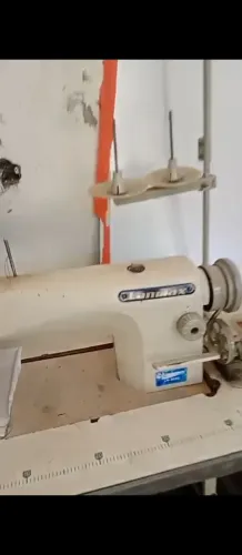 Máquina de costura