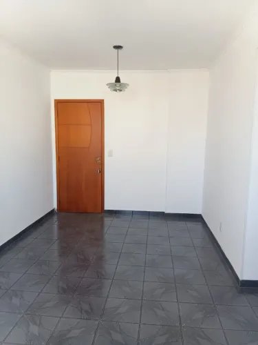 Apartamento para aluguel - Condomínio Malumar