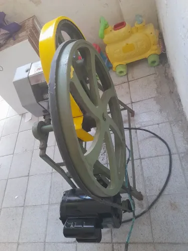Vendo este engenho de caldo de cana