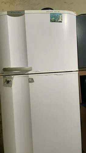 Vendo geladeira, , freezer em total perfeito