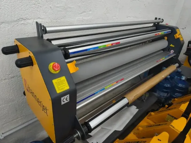 LAMINADORA REFINADORA DE ADESIVOS BANNERJET