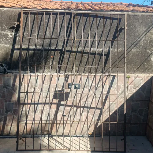 Portão de ferro 83 x 2,20 grade