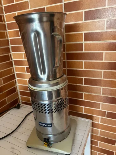 Vendo liquidificador industrial de 4 litros