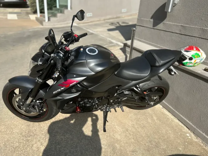 OPORTUNIDADE DE MOTO TOP GSX S 1000