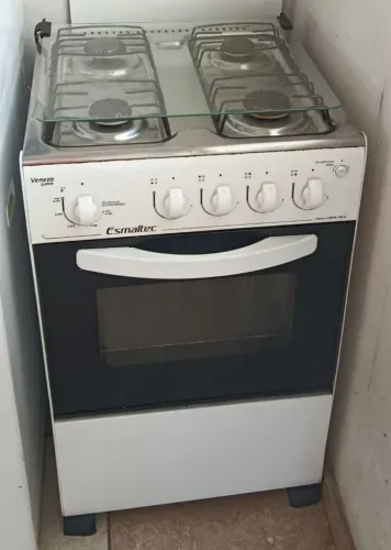 Fogão Esmaltec branco 4 bocas