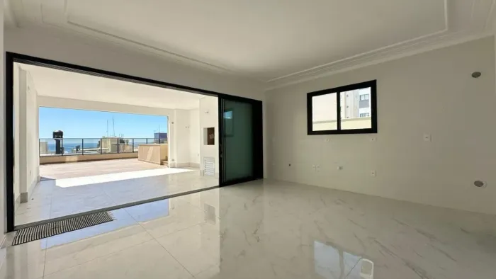 Apartamento com 4 suítes no Edifício St. Clair no Centro em Itapema