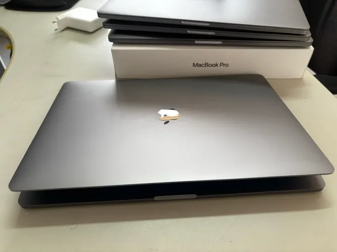 MacBook Pro TouchBar 16 - i7 - 16Gb - SSD 512