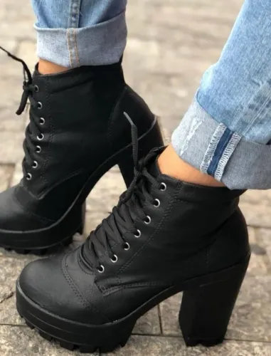 Bota salto alto confortável