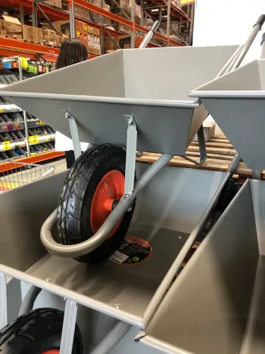 Carrinho de mão Tramontina reforçado