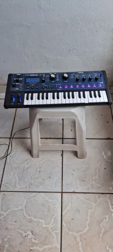 Vende-se ou troca teclado sintetizador novation mininova