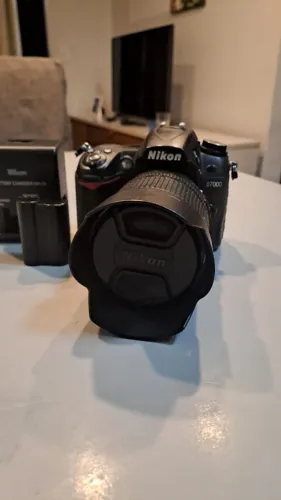Nikon D7000 + Lente 18-105mm VR
