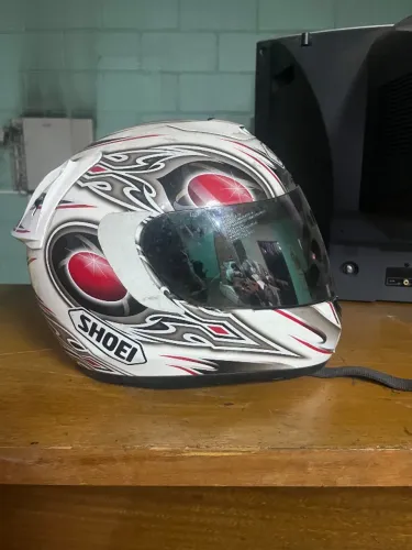 Capacete shoei