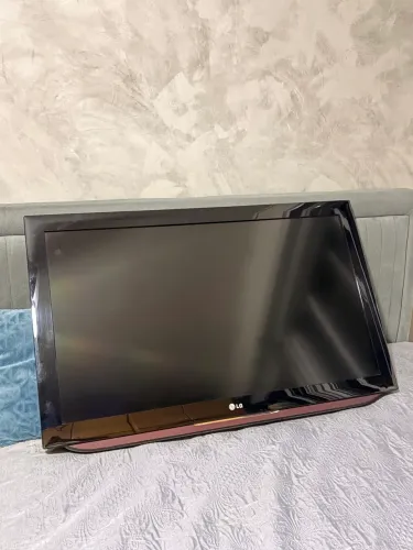 Televisão LG LCD 37 Polegadas em perfeito estado e funcionando 