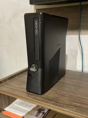 Xbox 360 slim (com hd de 320 gb)