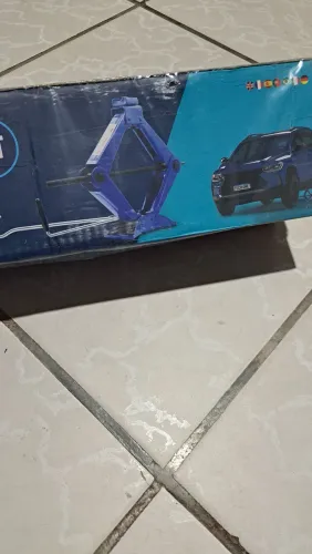 Macaco e chave de roda novos
