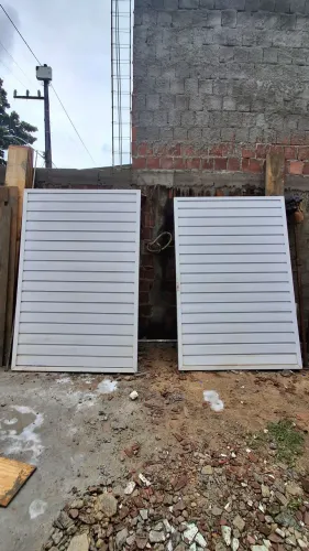 Portão em alumínio branco 