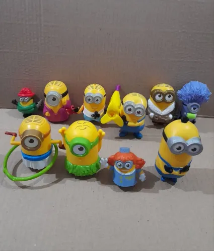Lote com 32 Minions
