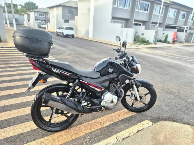 Yamaha Factor 150 ED Flex 2018 - Muito Econômica + Baú e Protetor de Motor
