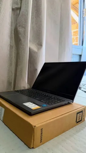 Notebook Samsung Book Full HD Celeron 6305 4GB RAM SSD 240GB