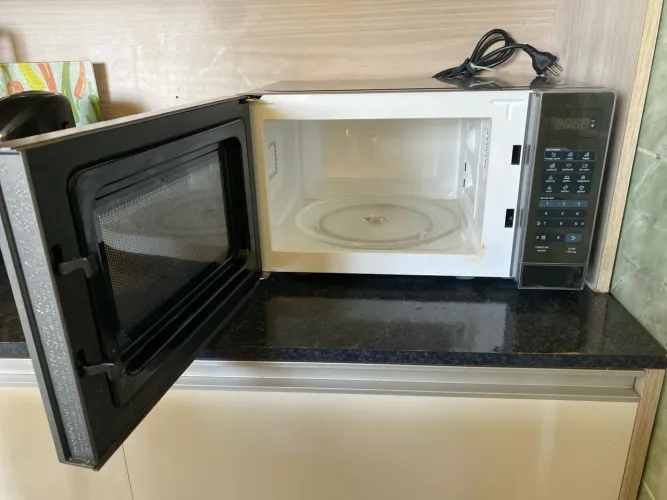Micro-ondas Midea Inox/Espelhado - Usado