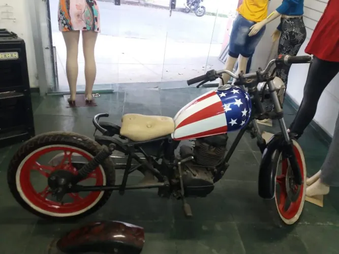 Moto barato 125 ano 1997.