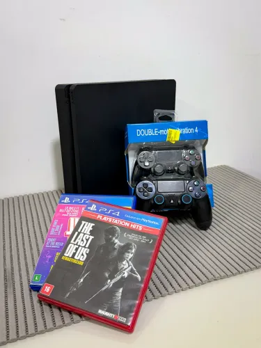 PS4 Slim 500GB + 2 Controles + 2 Jogos