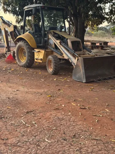 New Holland Lb90 2009 R$100.000
